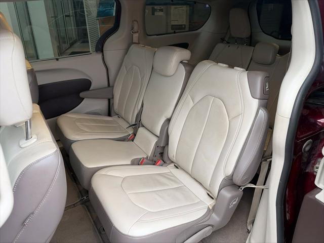 2017 Chrysler Pacifica Touring-L
