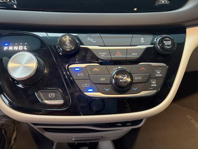 2017 Chrysler Pacifica Touring-L