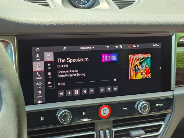 2026 Porsche Macan AWD