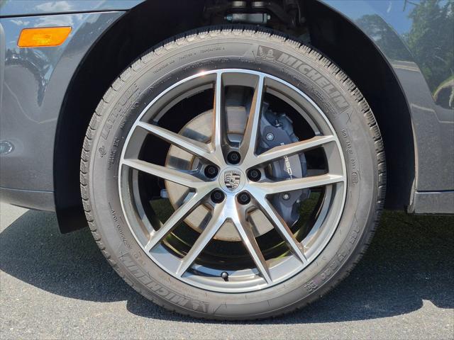 2026 Porsche Macan AWD