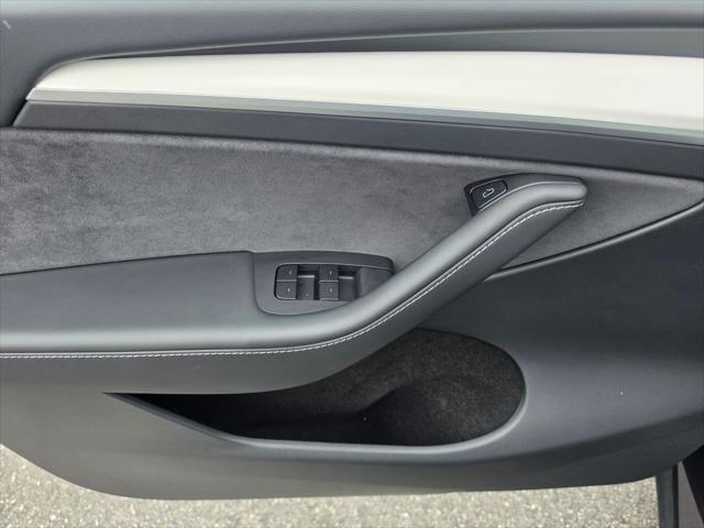 2025 Tesla Model Y Long Range Dual Motor Rear-Wheel Drive