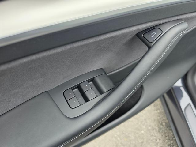 2025 Tesla Model Y Long Range Dual Motor Rear-Wheel Drive