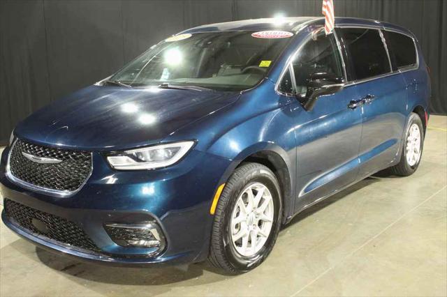 2025 Chrysler Pacifica Select for sale in Grand Island, NE