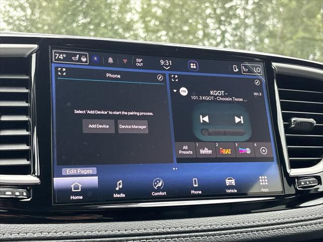 2027 Chrysler Pacifica Select