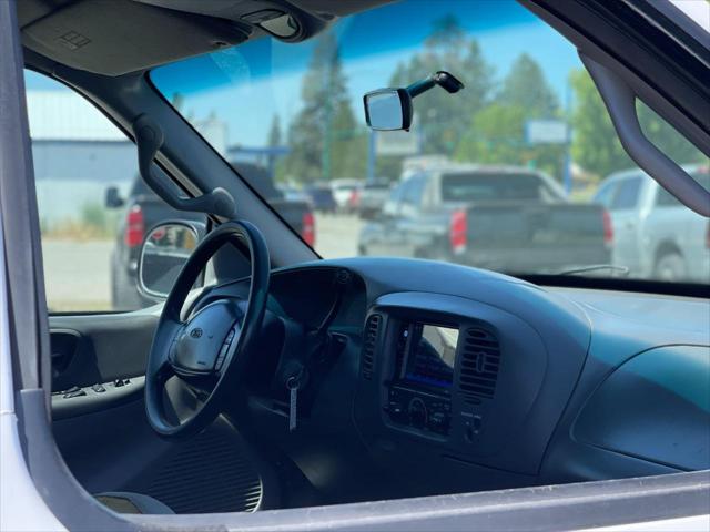 2000 Ford F-150 XL SuperCab Short Bed 2WD