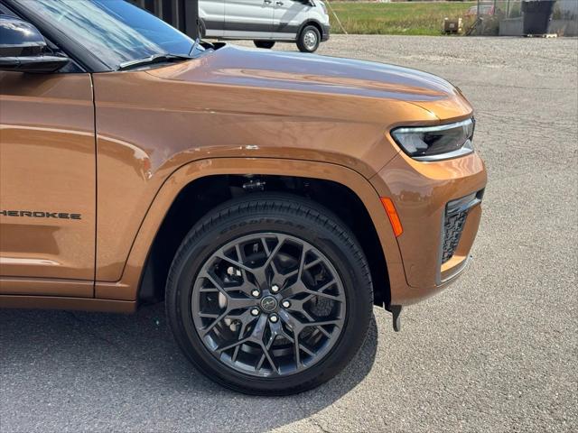 2027 Jeep Grand Cherokee GRAND CHEROKEE L SUMMIT 4X4 2027 Jeep Grand Cherokee GRAND CHEROKEE L SUMMIT 4X4
