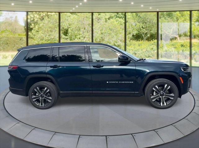 2027 Jeep Grand Cherokee GRAND CHEROKEE L LIMITED 4X4