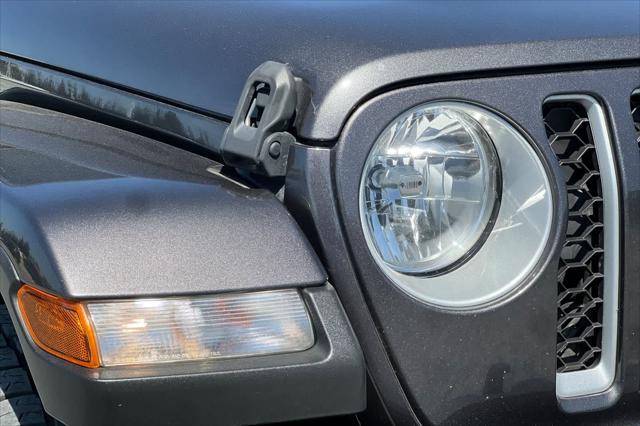 2022 Jeep Gladiator Overland