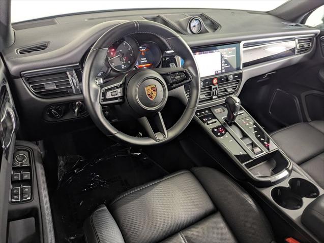 2023 Porsche Macan Unknown