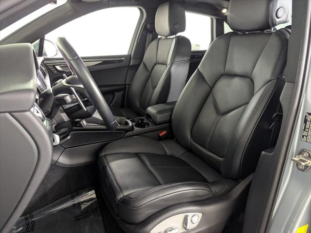 2023 Porsche Macan Unknown