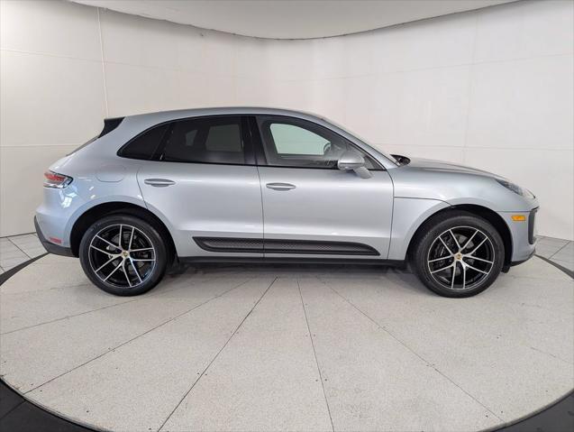 2023 Porsche Macan Unknown
