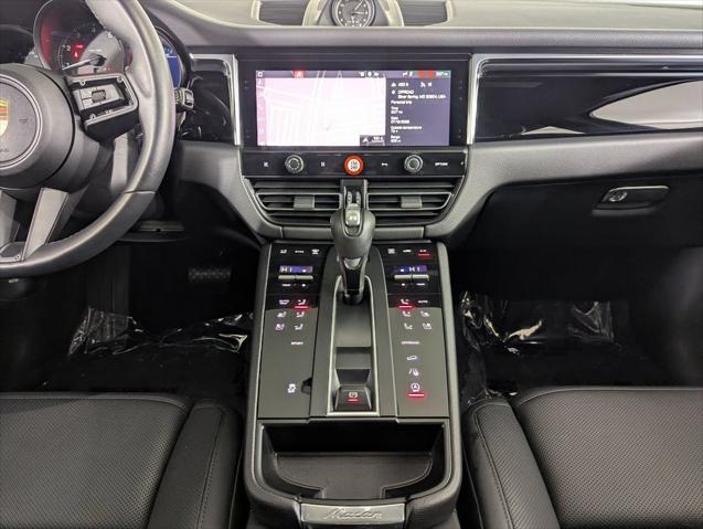 2023 Porsche Macan Unknown
