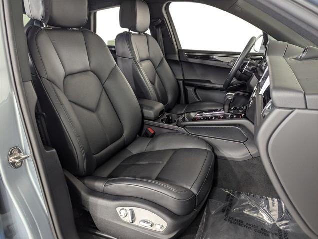 2023 Porsche Macan Unknown