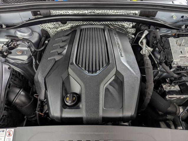 2023 Porsche Macan Unknown