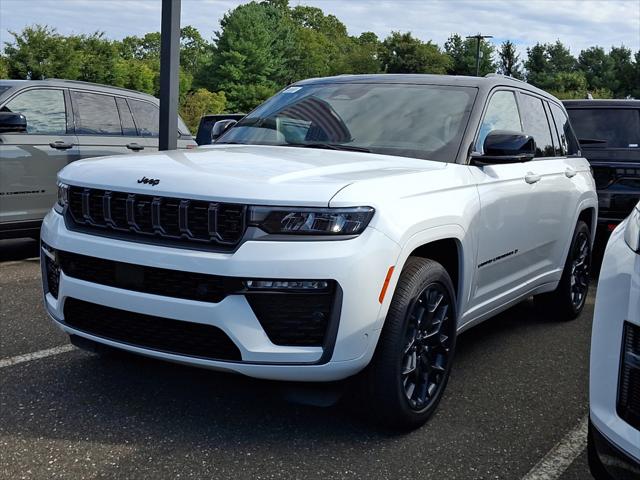 2027 Jeep Grand Cherokee GRAND CHEROKEE SUMMIT 4X4 2027 Jeep Grand Cherokee GRAND CHEROKEE SUMMIT 4X4