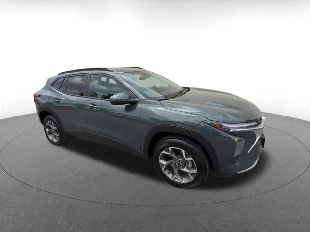 2025 Chevrolet Trax FWD LT
