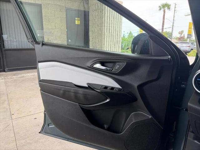 2025 Chevrolet Trax FWD LT