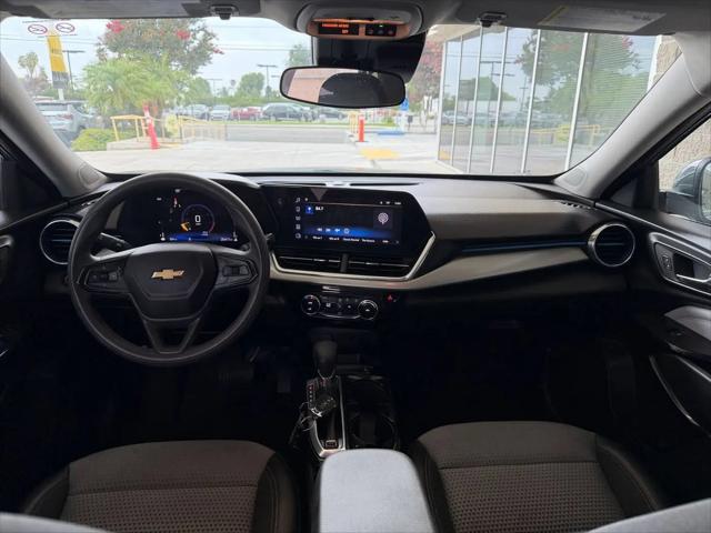 2025 Chevrolet Trax FWD LT