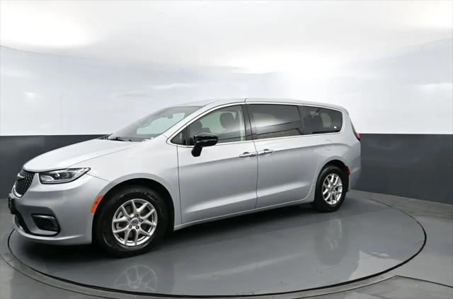 2024 Chrysler Pacifica Touring L for sale in Santa Clarita, CA