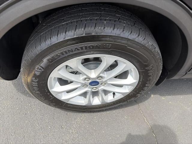 2020 Ford Escape SE