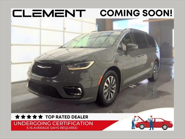 2021 Chrysler Pacifica Hybrid Touring L for sale in Florissant, MO