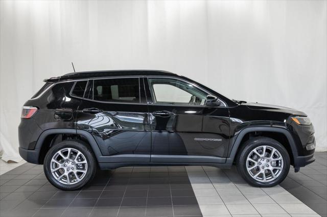 2022 Jeep Compass Latitude Lux 4x4 2022 Jeep Compass Latitude Lux 4x4