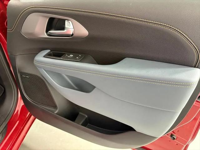 2027 Chrysler Pacifica Pinnacle