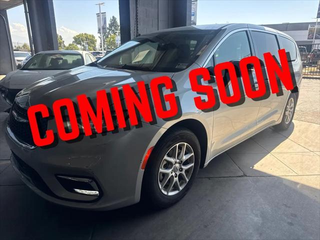 2024 Chrysler Pacifica Touring L for sale in City of Industry, CA