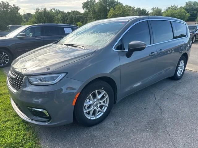 2023 Chrysler Pacifica Touring L for sale in Bartlesville, OK