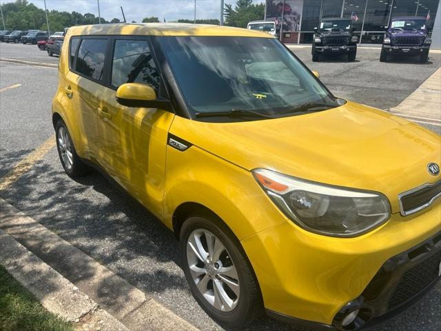 2016 Kia Soul + 2016 Kia Soul +