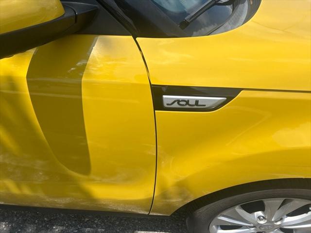 2016 Kia Soul + 2016 Kia Soul +