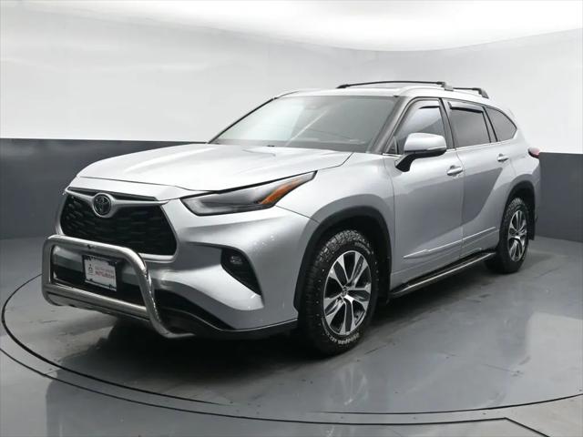 2022 Toyota Highlander XLE for sale in Freeport, NY
