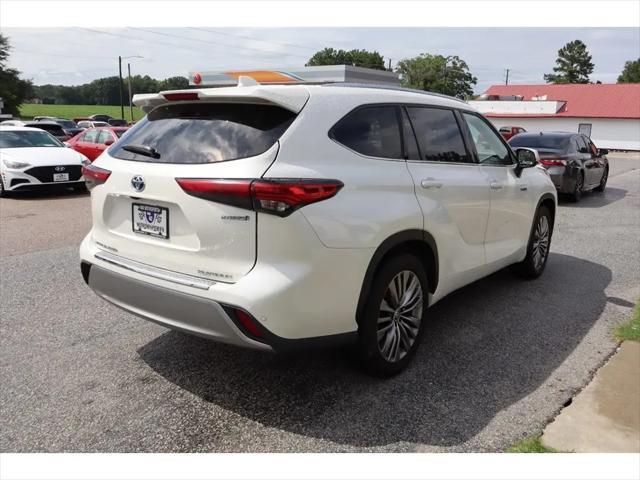 2021 Toyota Highlander Hybrid Platinum
