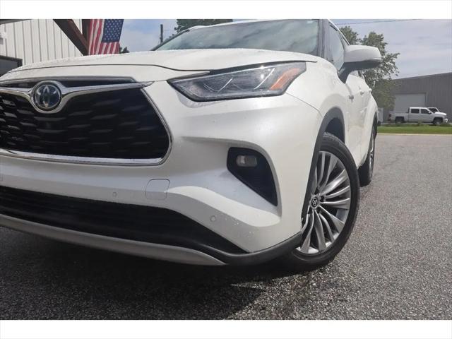 2021 Toyota Highlander Hybrid Platinum
