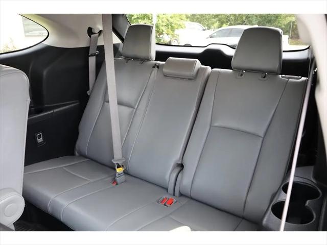 2021 Toyota Highlander Hybrid Platinum