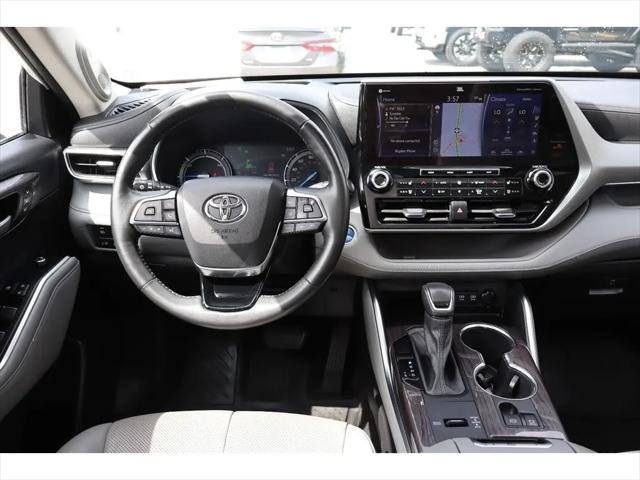 2021 Toyota Highlander Hybrid Platinum