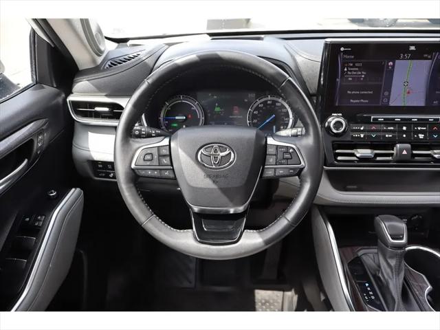 2021 Toyota Highlander Hybrid Platinum