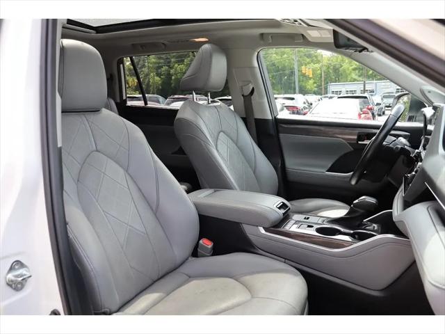 2021 Toyota Highlander Hybrid Platinum