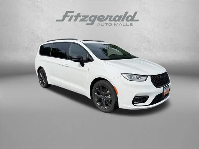 2025 Chrysler Pacifica Limited for sale in Chambersburg, PA
