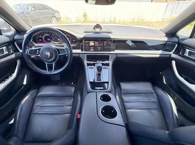 2017 Porsche Panamera 4