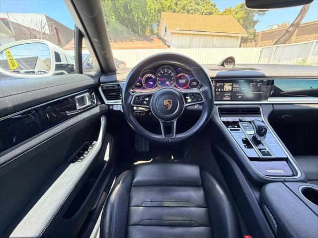 2017 Porsche Panamera 4
