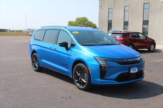 2027 Chrysler Pacifica Select