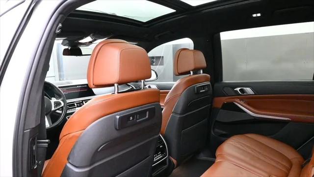2021 BMW X7 M50i