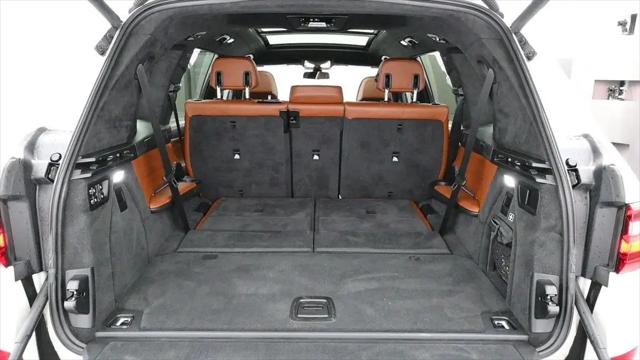 2021 BMW X7 M50i