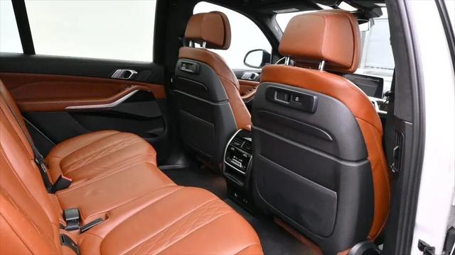 2021 BMW X7 M50i