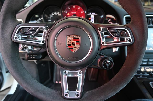 2018 Porsche 911 Carrera GTS