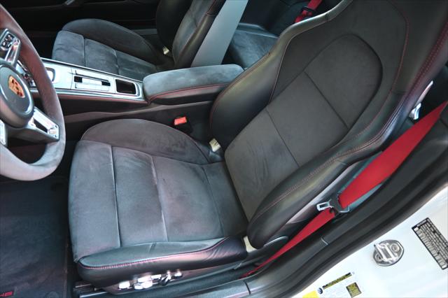 2018 Porsche 911 Carrera GTS