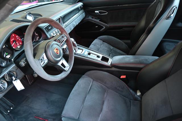 2018 Porsche 911 Carrera GTS