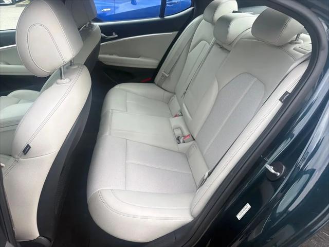 2025 Genesis G70 2.5T RWD