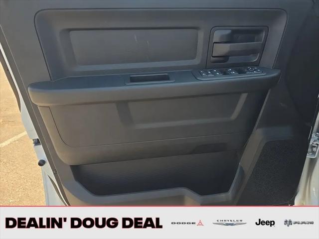 2026 Ram 2500 Black Express Crew Cab 4x4 64 Box